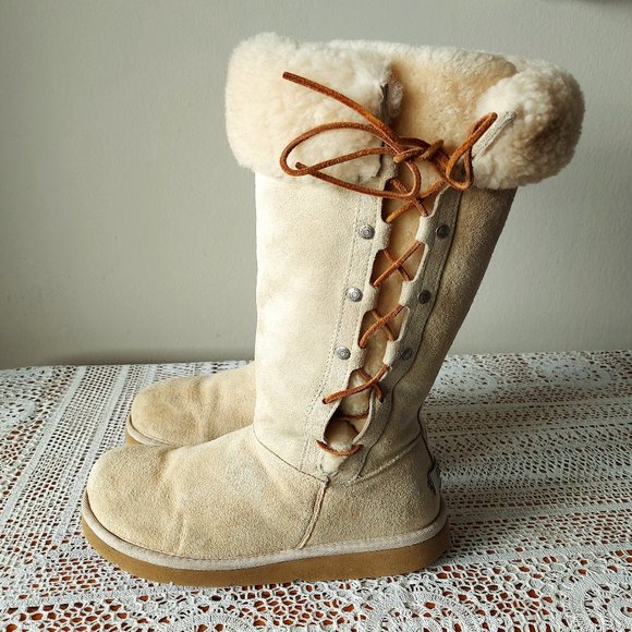 UGG Shoes - UGG Australia Boots Women's Suede Lace-up Sheepskin Lining Size 8 SN 5163
